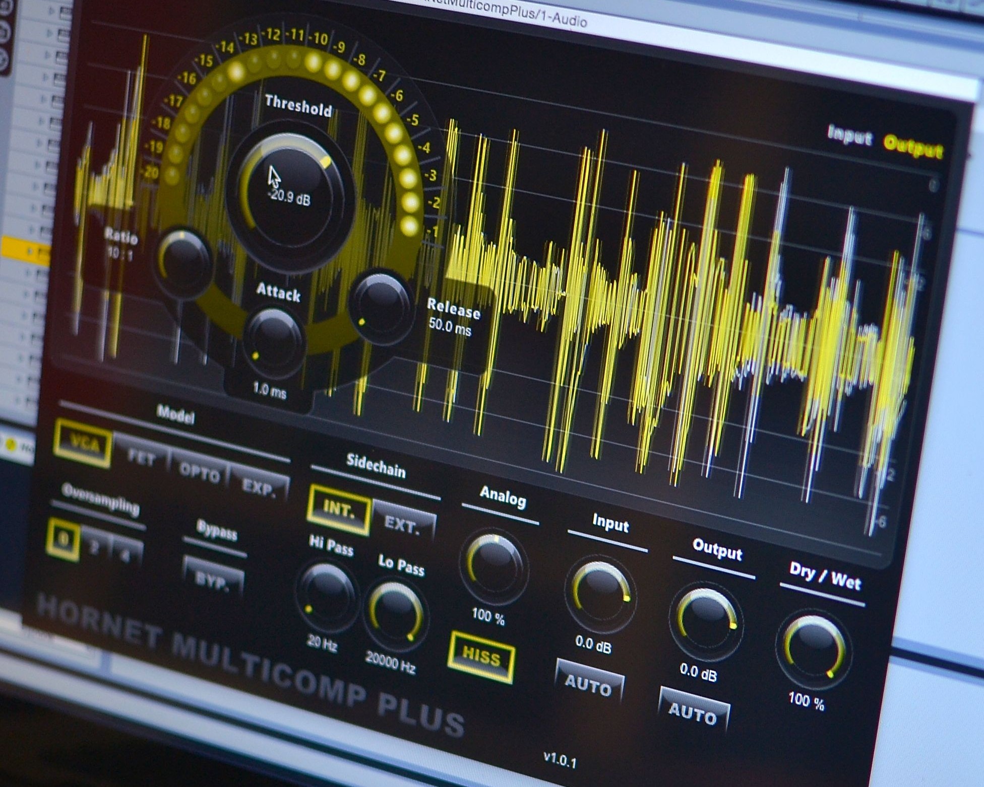 Multicomp Plus, visual audio compressor